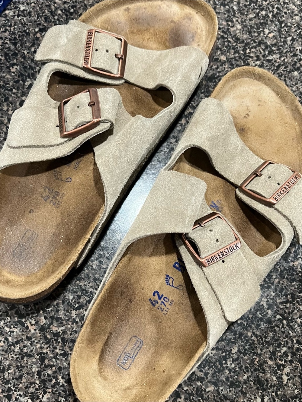 Birkenstock Arizona slide sandals in the color taupe - 42 men's 9 women's 10 - Picture 7 of 11